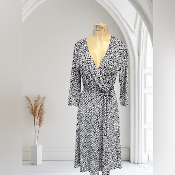 White Stag Long Sleeve Patterned Dress - Picture 1 of 7